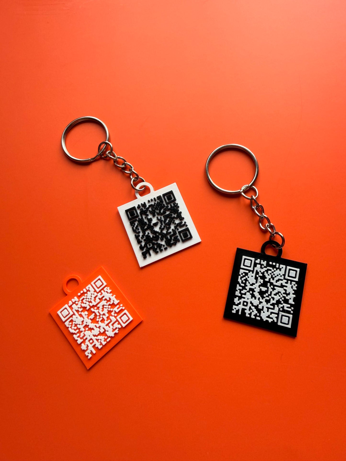 Personalised QR Code Keyring – 3cm - 3D Printed - Scan to Connect Instantly