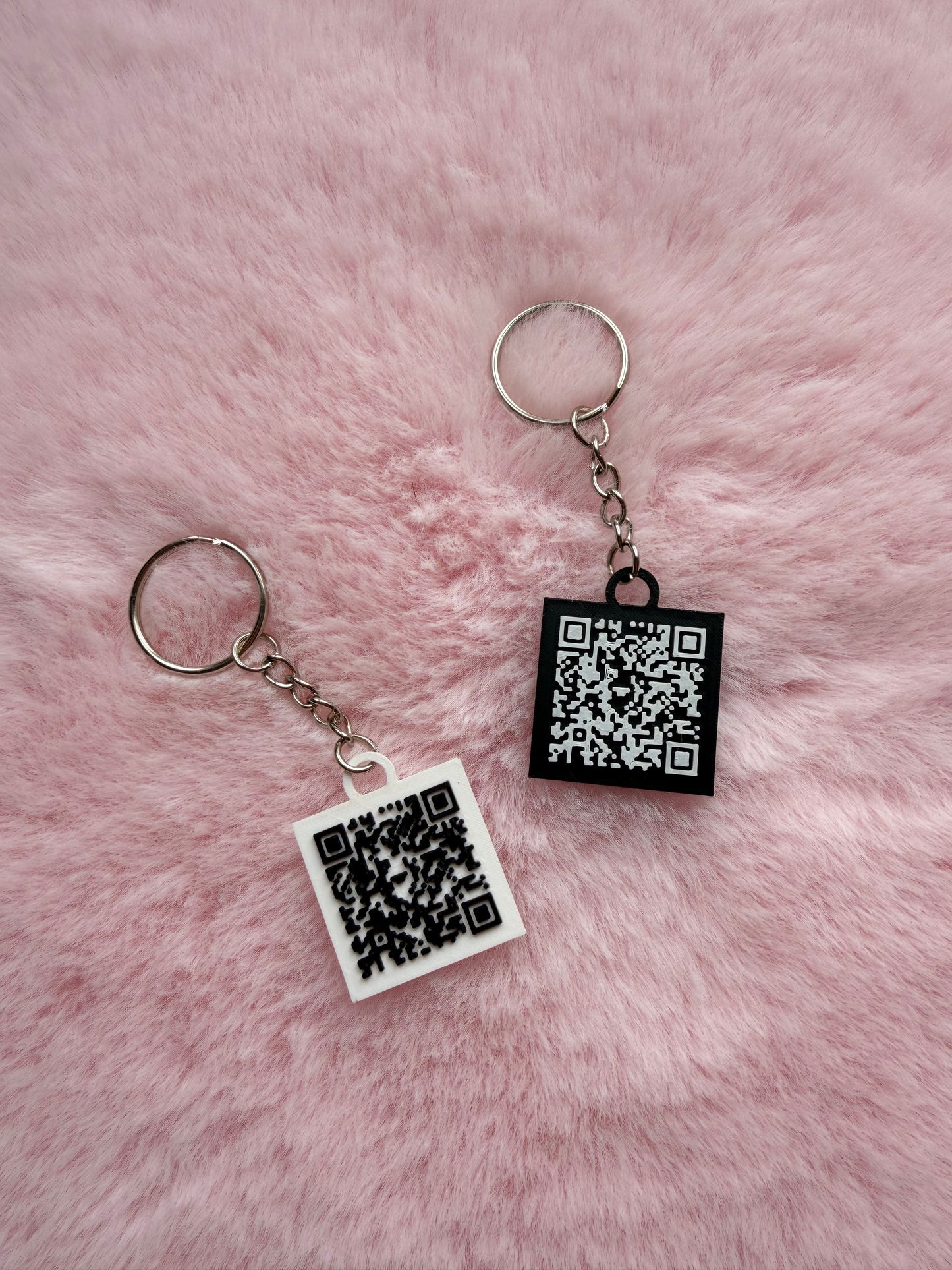 Personalised QR Code Keyring – 3cm - 3D Printed - Scan to Connect Instantly