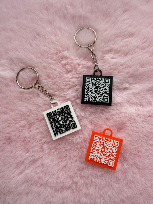 Personalised QR Code Keyring – 3cm - 3D Printed - Scan to Connect Instantly