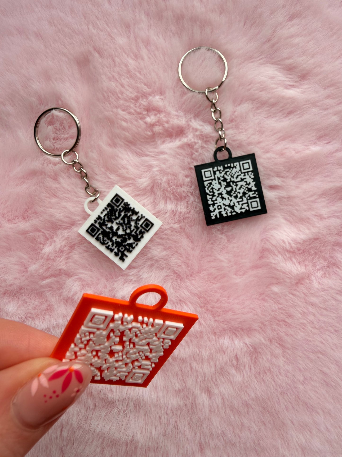 Personalised QR Code Keyring – 3cm - 3D Printed - Scan to Connect Instantly