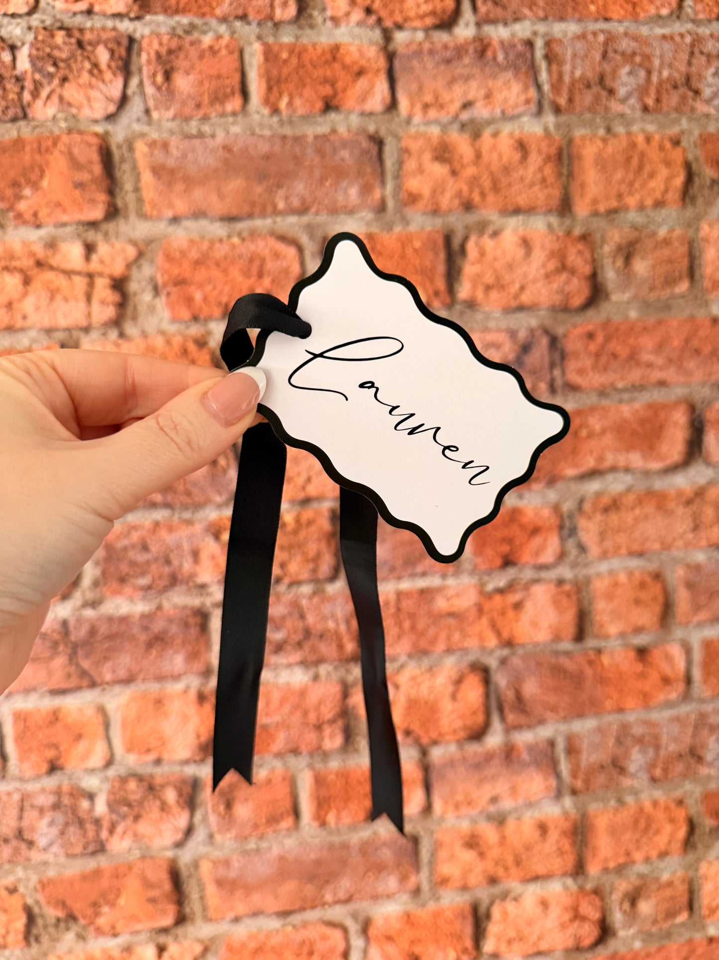 Personalised Gift Tag | Place Name & Ribbon - Scallop