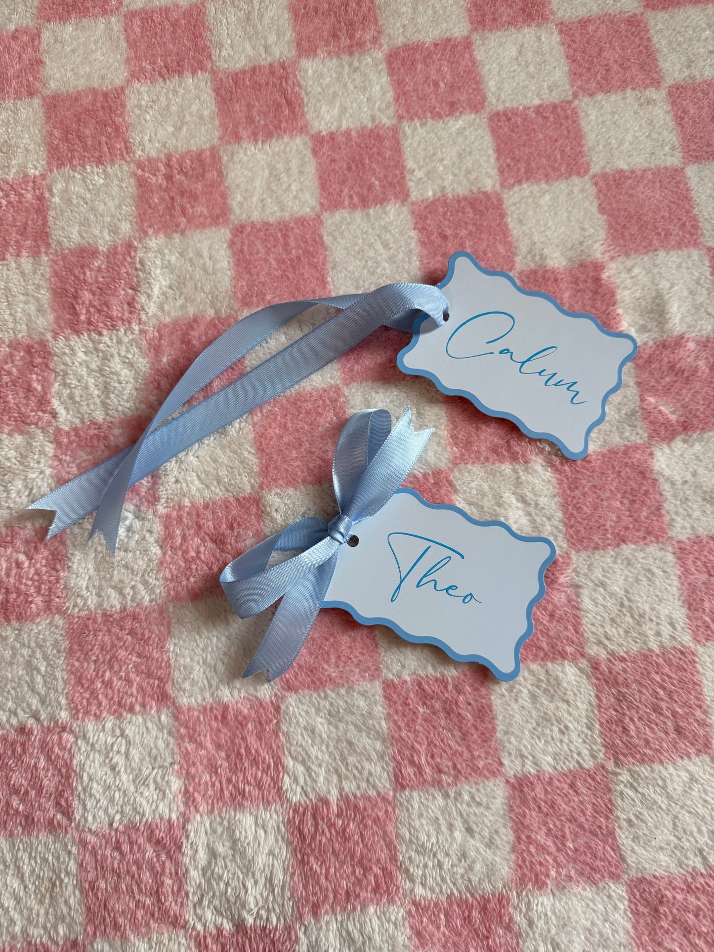 Personalised Gift Tag | Place Name & Ribbon - Scallop