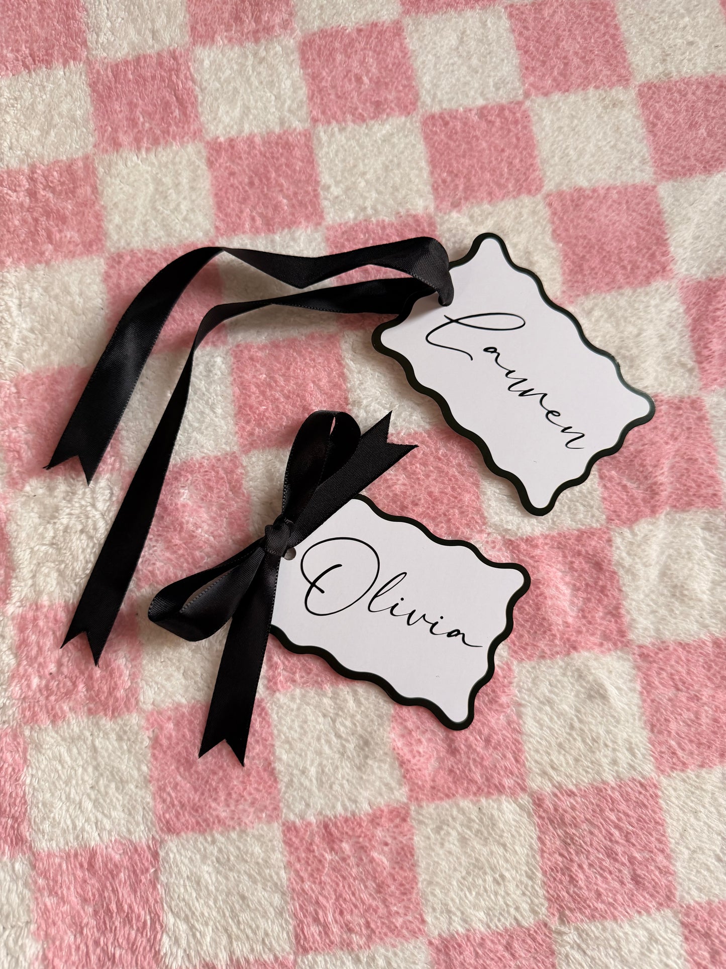 Personalised Gift Tag | Place Name & Ribbon - Scallop
