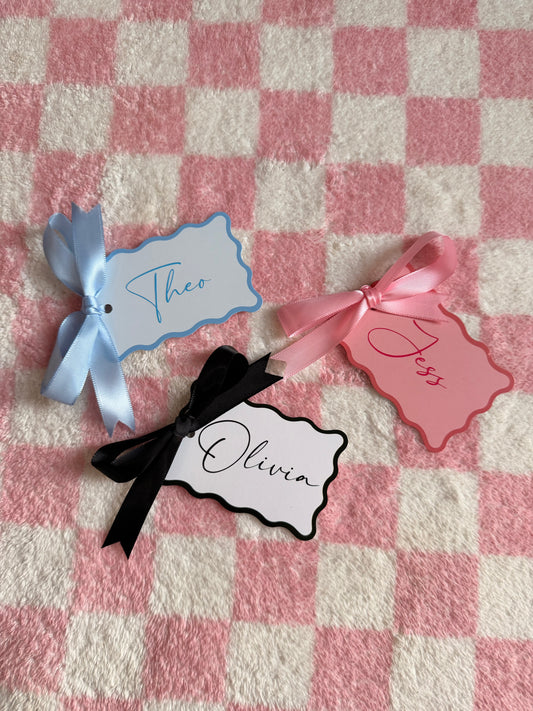 Personalised Gift Tag | Place Name & Ribbon - Scallop