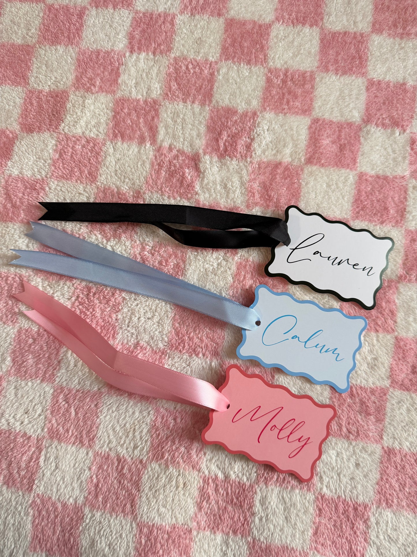 Personalised Gift Tag | Place Name & Ribbon - Scallop