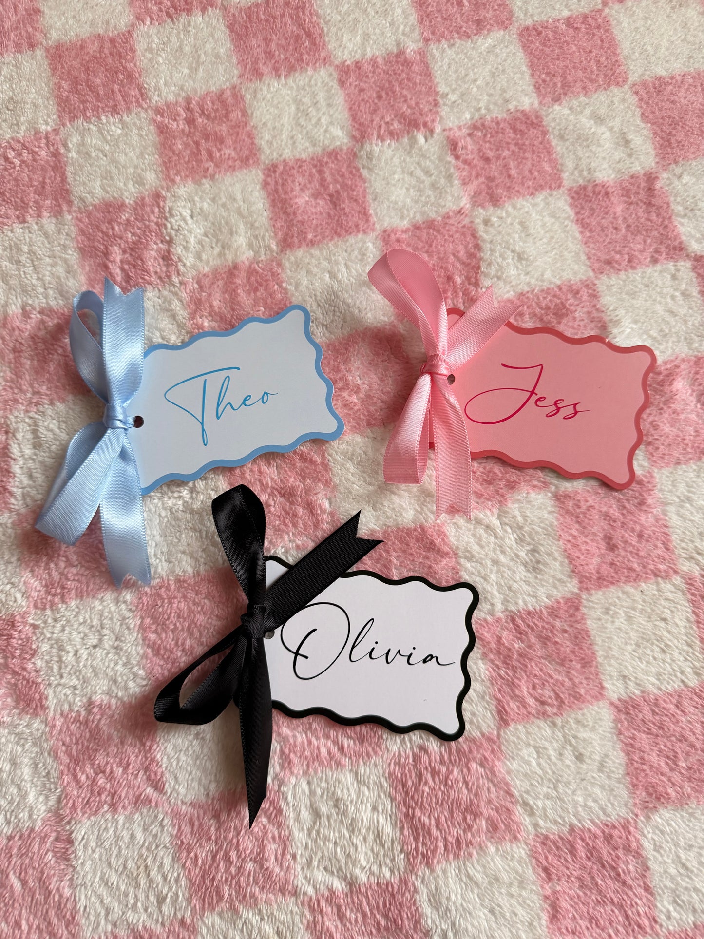 Personalised Gift Tag | Place Name & Ribbon - Scallop